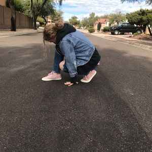 Mauve pink lace up sneakers w/ stars